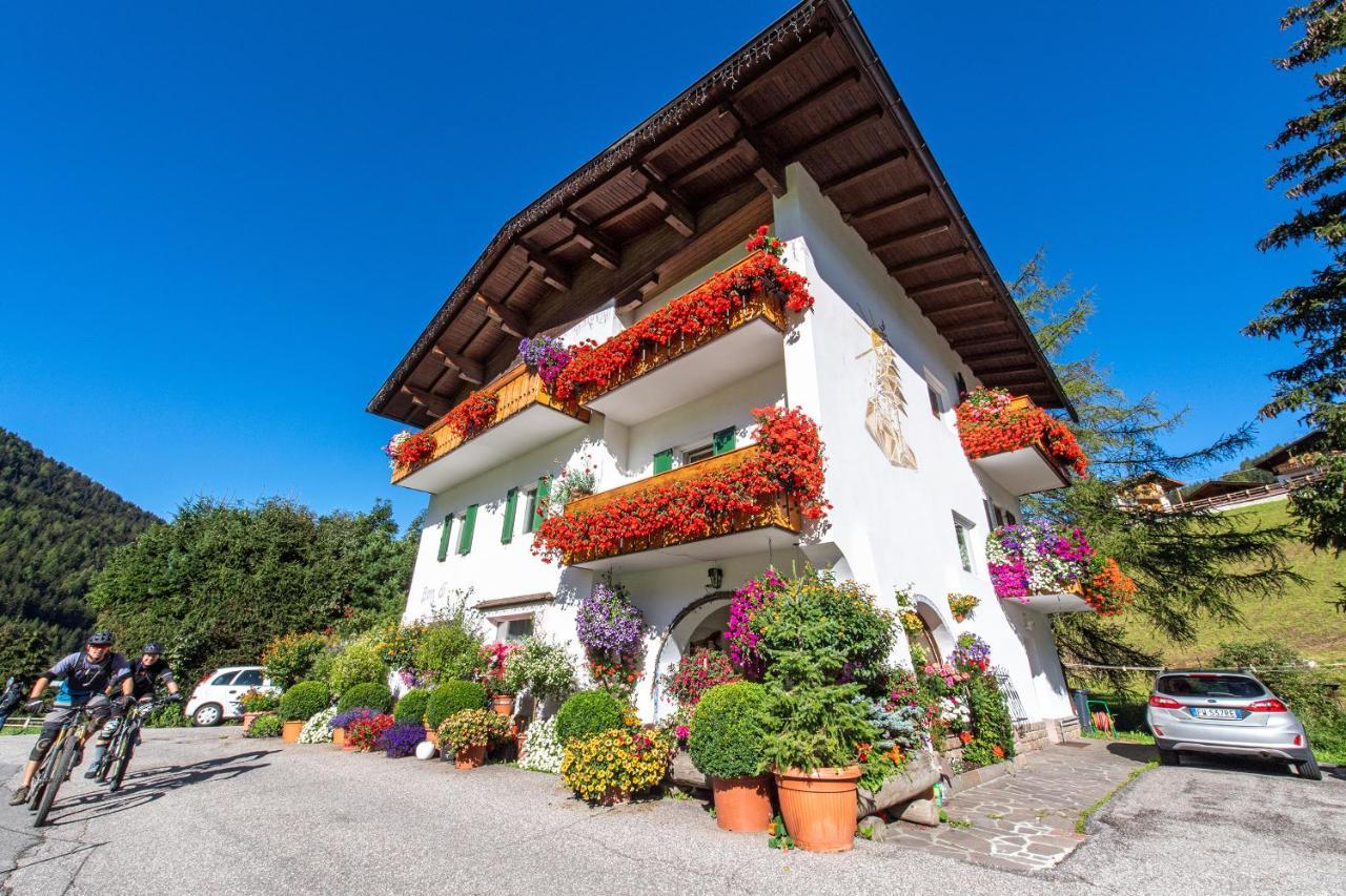 Bed and Breakfast Garni Bondi Selva di Val Gardena Zewnętrze zdjęcie